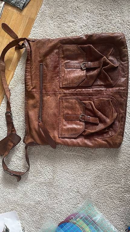 Borse da donna: Vintage Leder Umhängetasche – Usato da Tumegl/Tomils venduto da tiger358