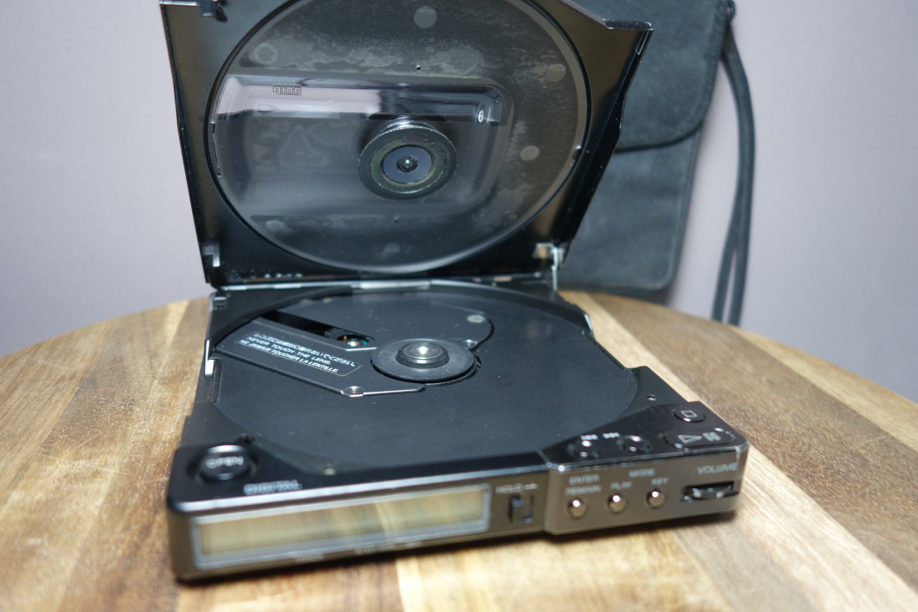 Sony Lettore multimediale portatile: Sony Discman D-25 – Usato da Bern venduto da Phandora 3