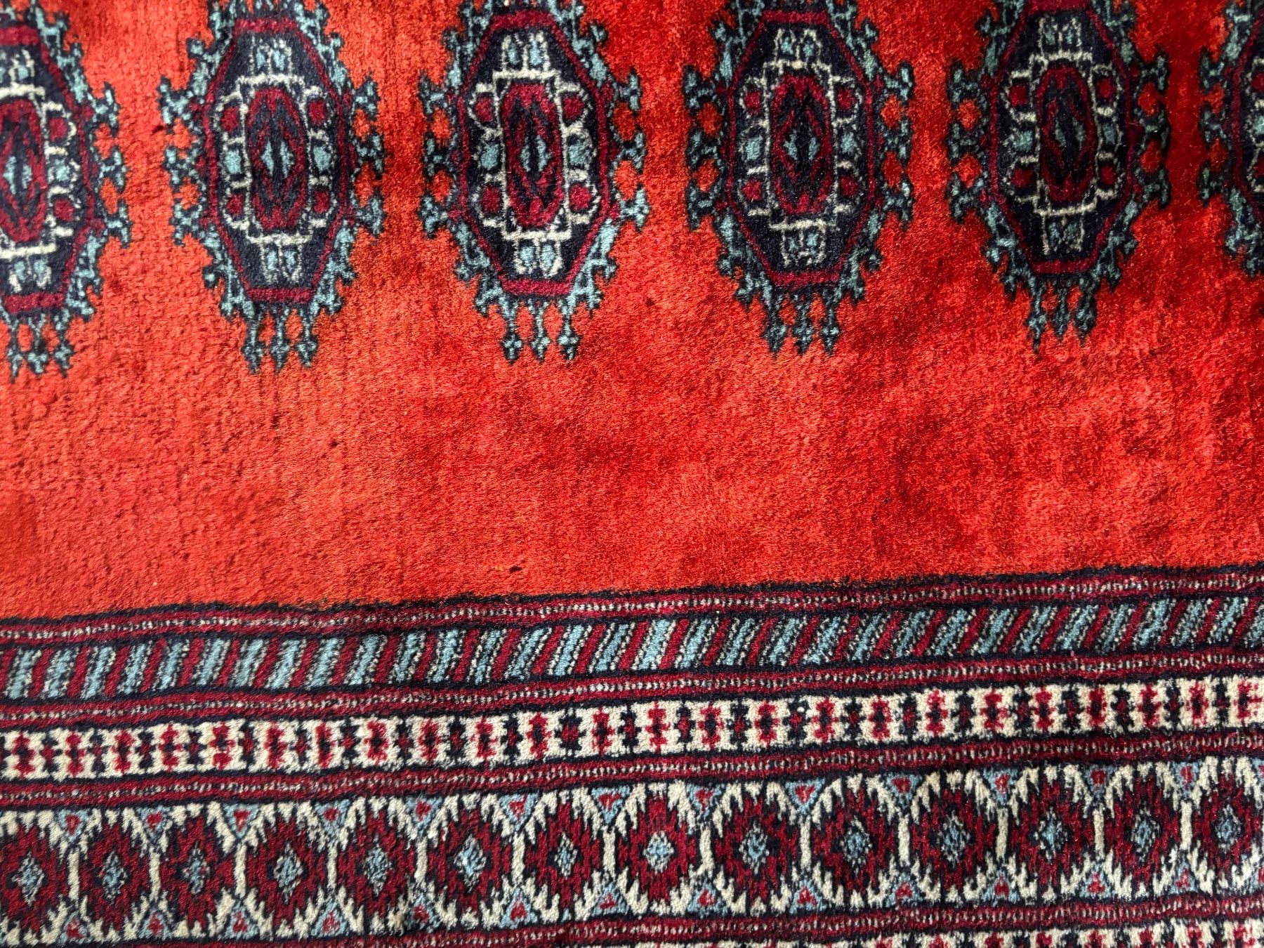 Tappeti: Teppich Rot – Usato da Basel venduto da Nur. 3