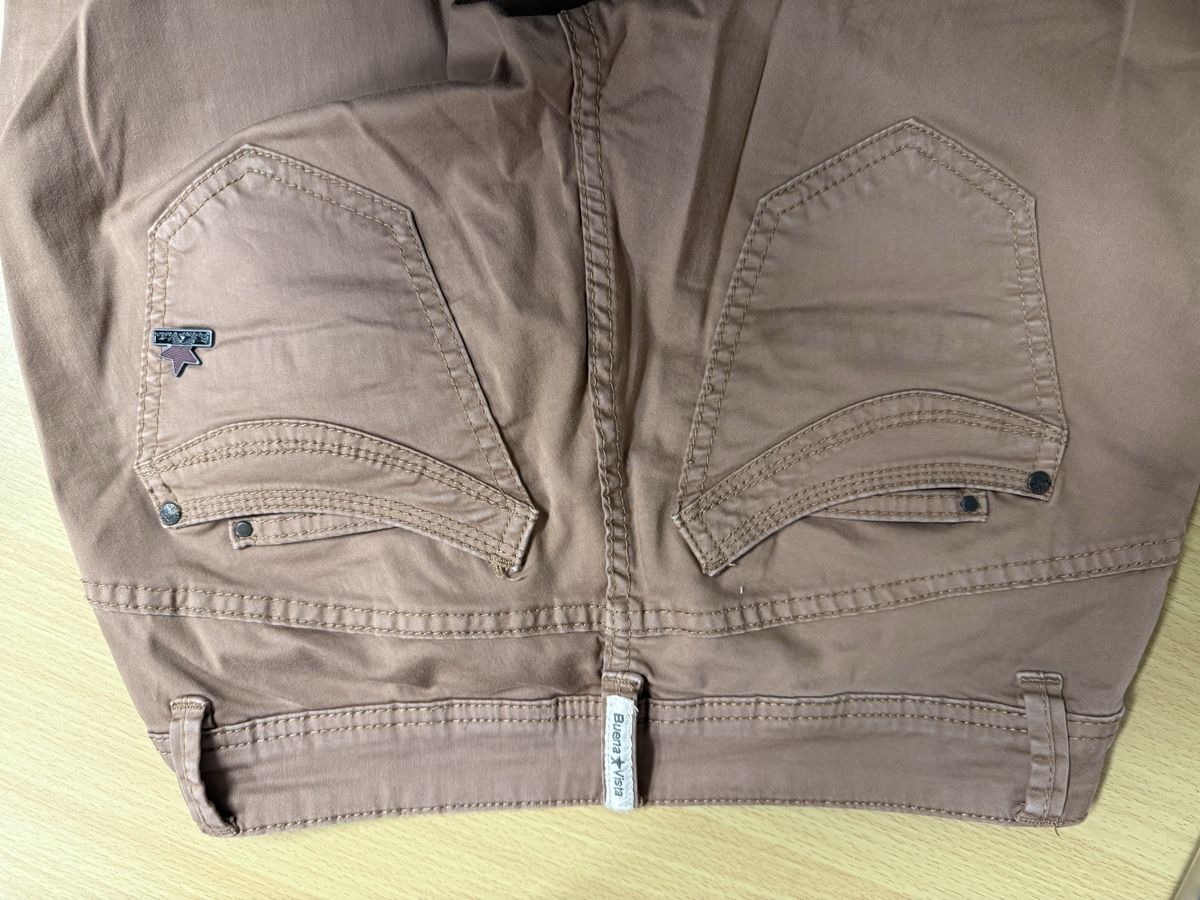 Pantaloni: Bueana vista hose – Usato da visp venduto da Kmemo1 5