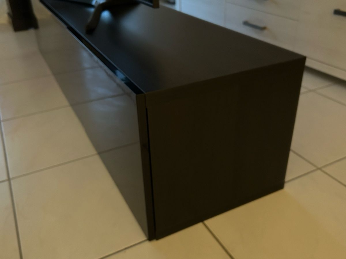 Samsung Televisori: TV Möbel inkl. TV – Usato da Wigoltingen venduto da EK888 2