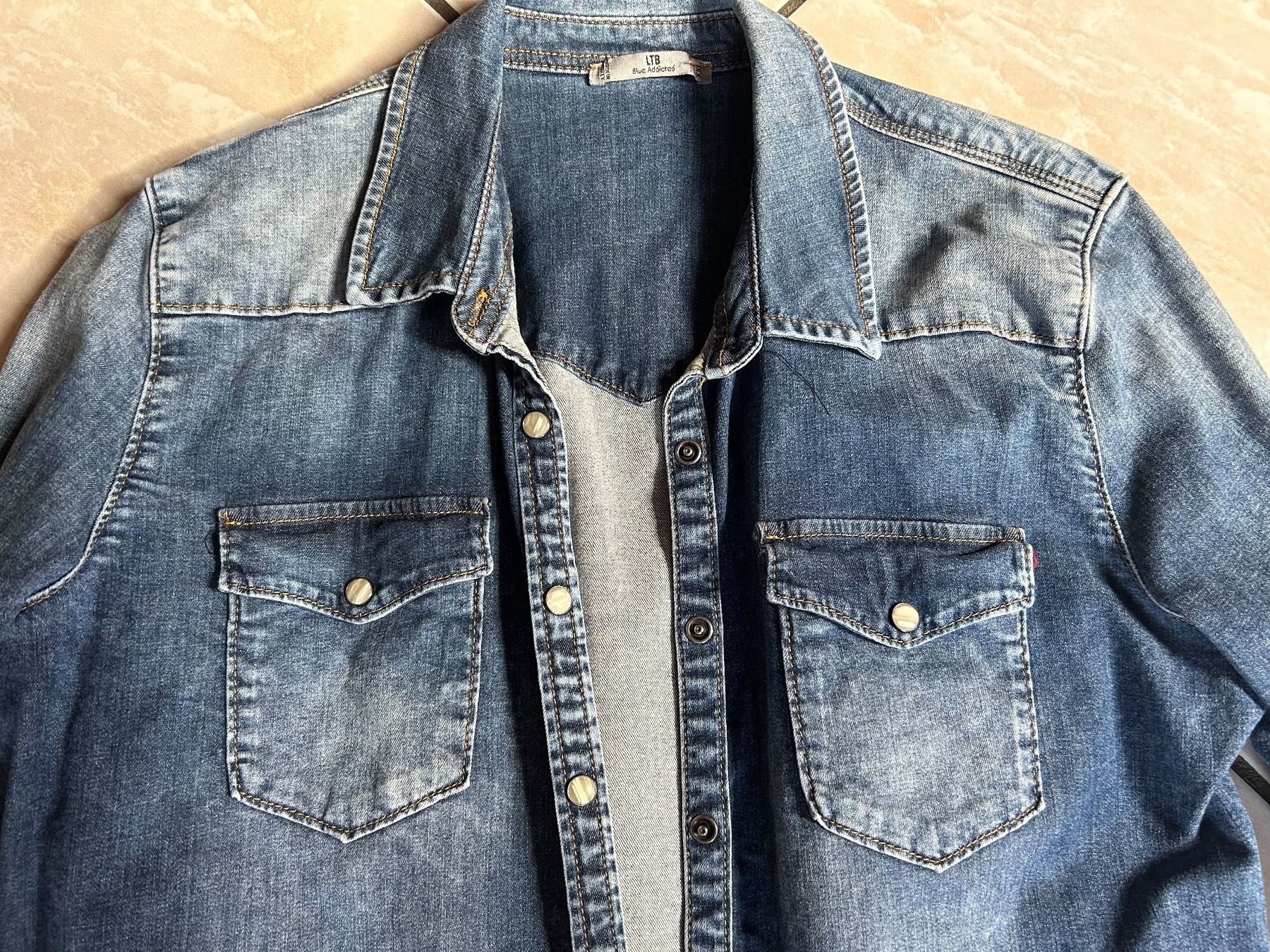 Blusen: Chemise en jeans LTB – Gebraucht aus Courrendlin von loko2910 2