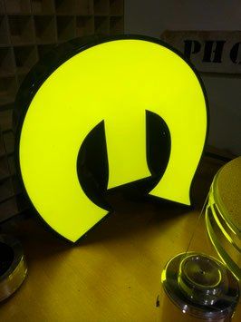 Tutte le decorazioni: Deko Buchstabe E beleuchtet LED mit Netzteil – Usato da dietlikon venduto da avspalinger