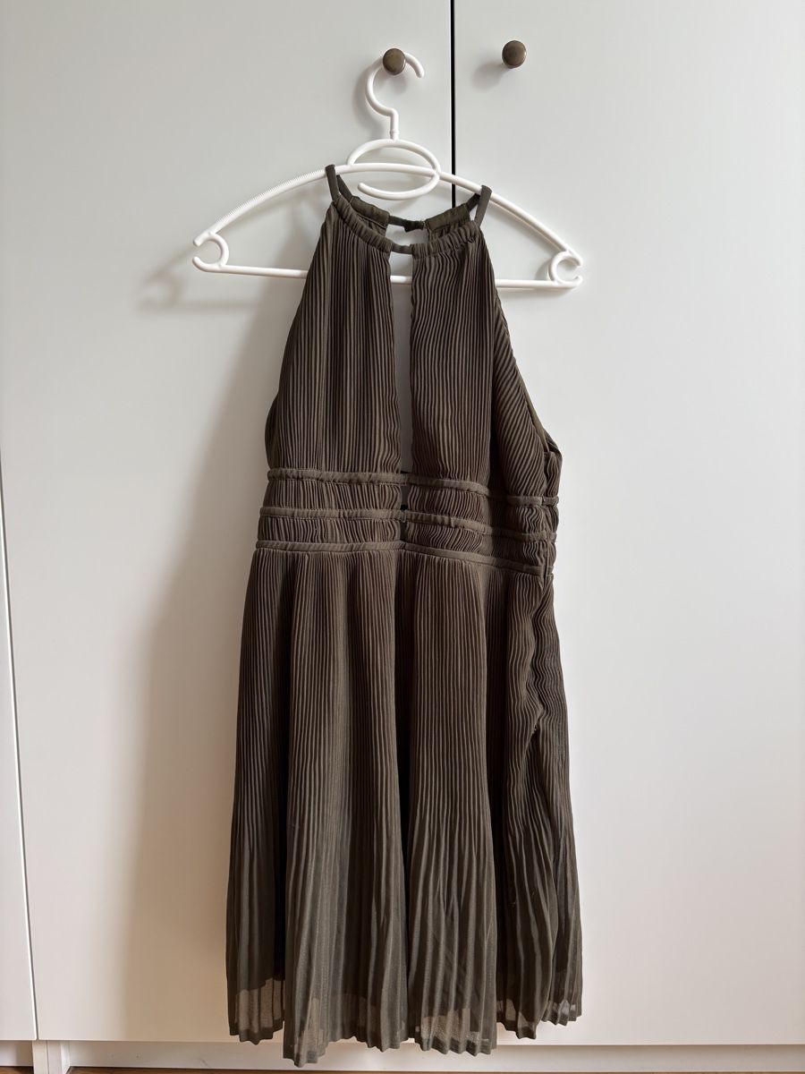 H&M Kleider: Kleid Damen grün, Grösse 38, H&M – Gebraucht aus Zürich von Sera.13