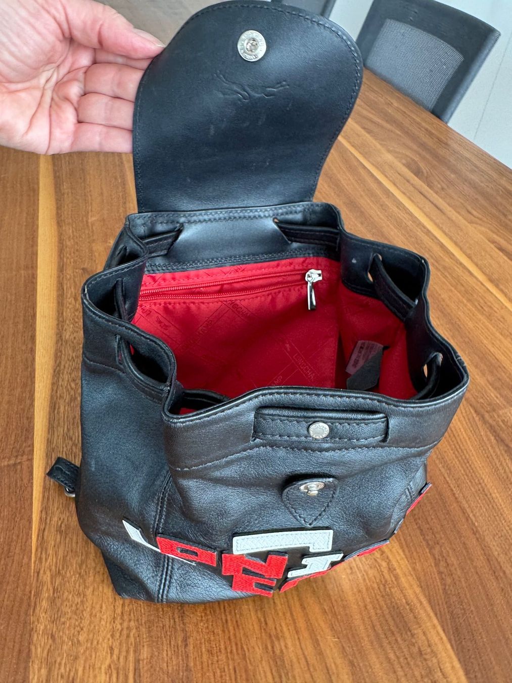 Zaini: Longchamp Leder Rucksack Logo Patch Limited – Usato da Cham venduto da Maya.B. 7