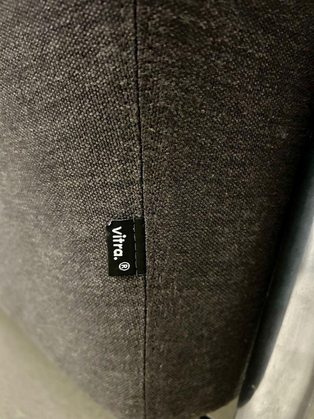 Vitra Divani: Vitra Suita Sofa, dunkelgrau modulares Ecksofa mit Ablage – Usato da Rickenbach ZH venduto da Der-Insider 2