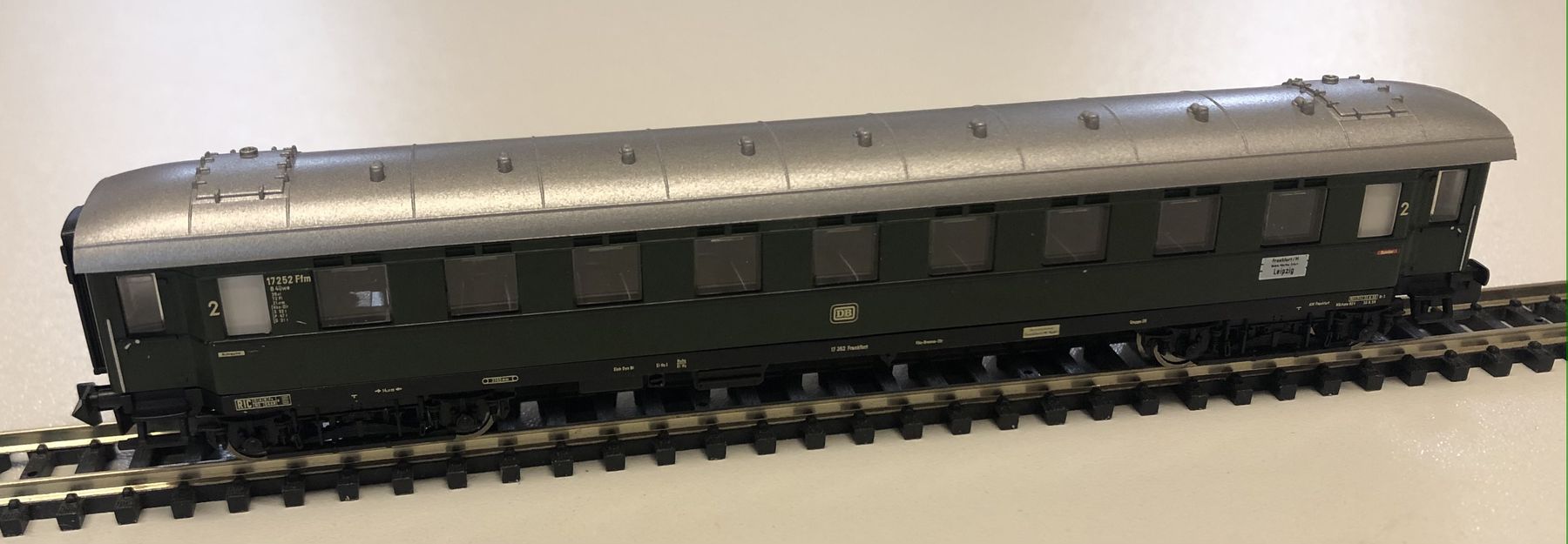 Fleischmann Modellini di ferrovie: Fleischmann N /8632 / DB / Reisezugwagen 2. Klasse – Nuovo e nell'imballaggio originale da Eggersriet venduto da uncletoni