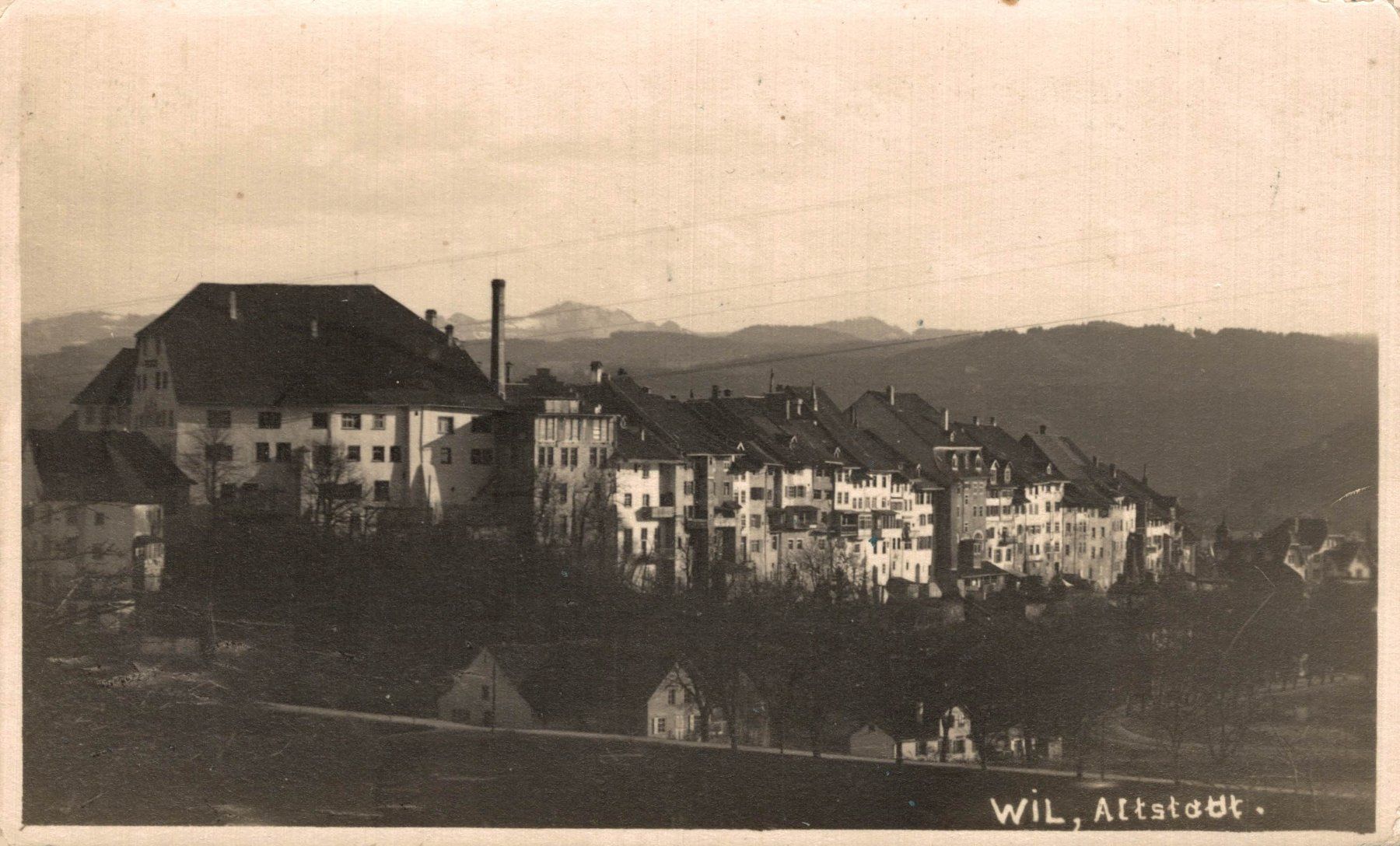 Cartoline postali: Wil, Altstadt mit Hof – Usato da Bronschhofen venduto da Astore