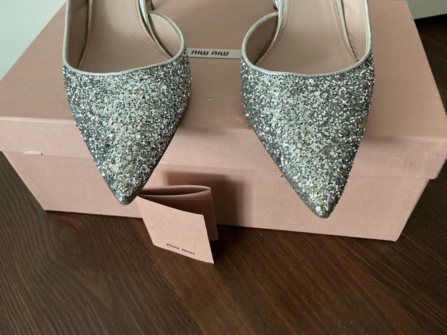 Miu Miu Scarpe da donna: MIU MIU  glitter pumps 38 – Nuovo (secondo la descrizione) da Basel venduto da 18Inspiration 4
