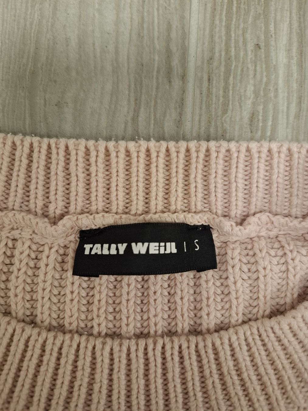 Pullover & Sweatshirts: pull rose-blanc en taille S – Gebraucht aus Ecublens FR von ame_y8tq 3