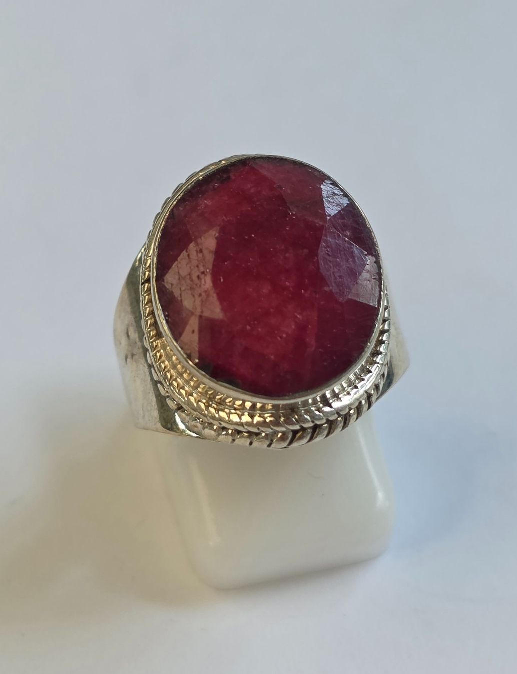 Ringe: Ring Silber mit grossem roten Rubin Grösse 57 – Neu (gemäss Beschreibung) aus Zürich von ben_mn5h 1