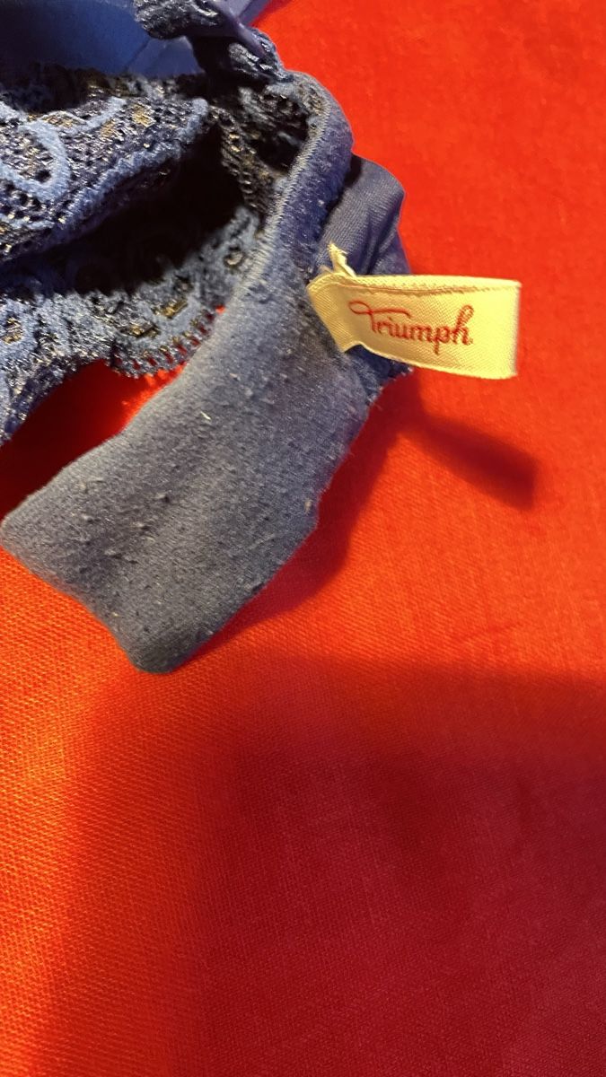 Triumph Altra biancheria intima: Triumph BH Grösse 85C, blau mit Spitze – Usato da Schaffhausen venduto da sunsetever 4