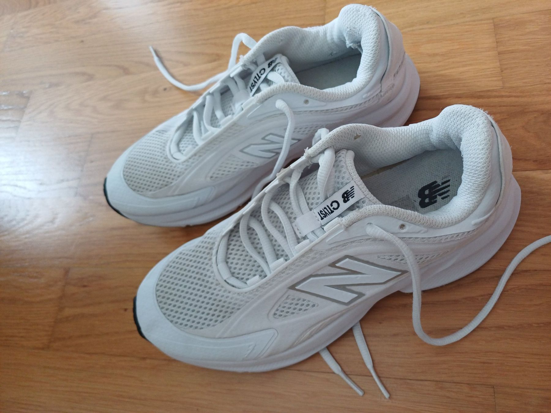 New Balance Scarpe da donna: New Balance schuhe, Damen 38 – Usato da Zürich venduto da ale_w2kh