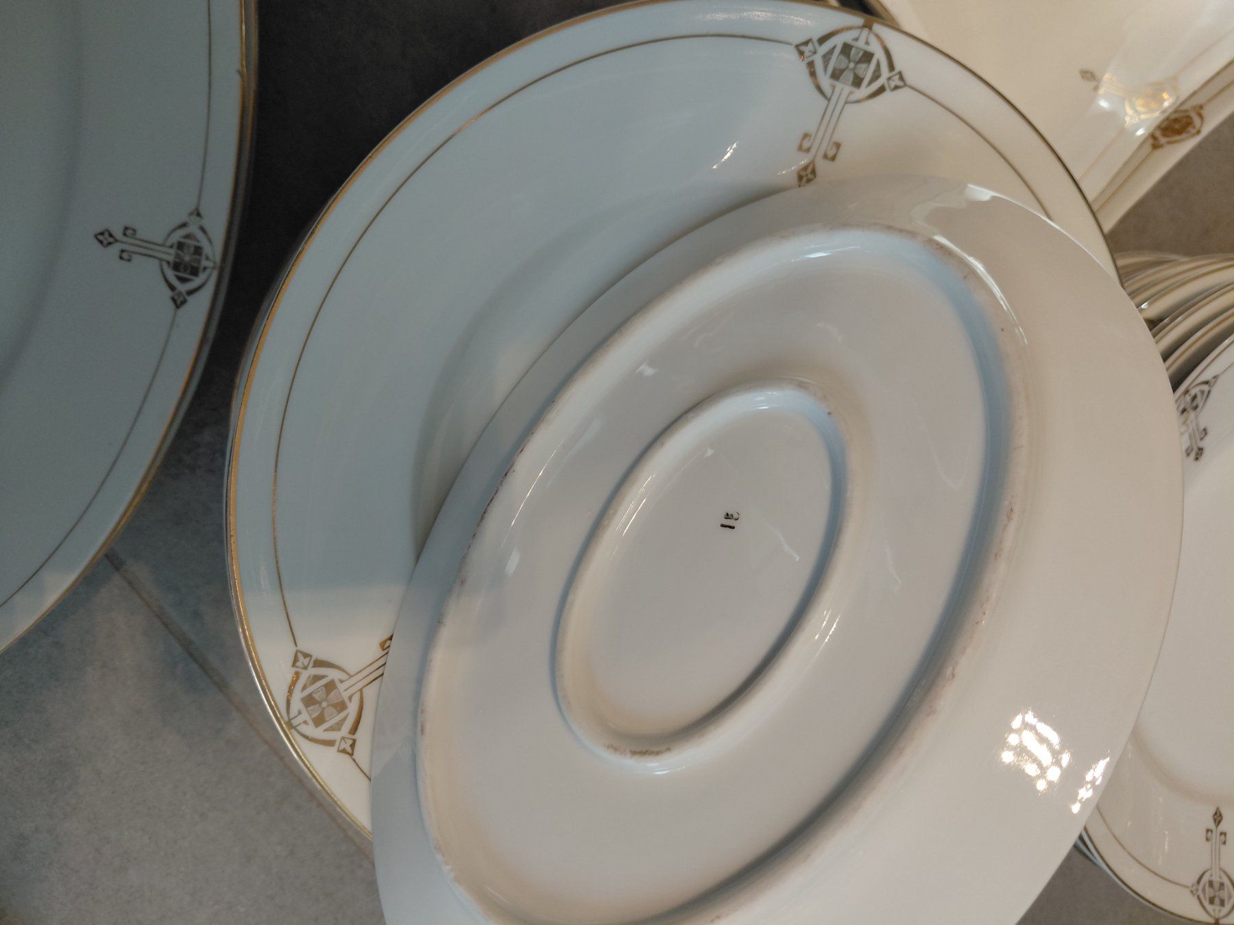 Set di piatti: Antikes Art Deco Speiseservice – Usato da Zürich venduto da Rosys 5