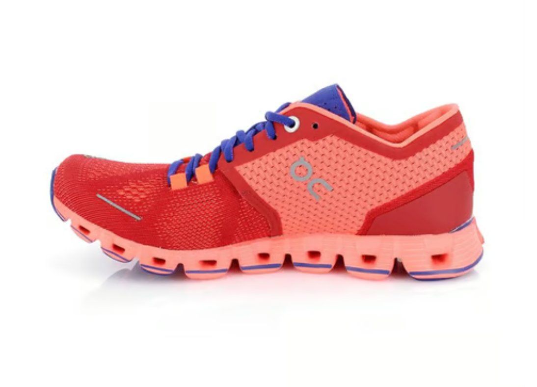 On Scarpe da donna: ON Laufschuh Cloud X Sneaker Grösse 36.5 – Nuovo e nell'imballaggio originale da Hombrechtikon venduto da Dannii0 1
