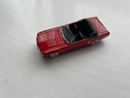 Ford Mustang cabriolet 1/43 Solido