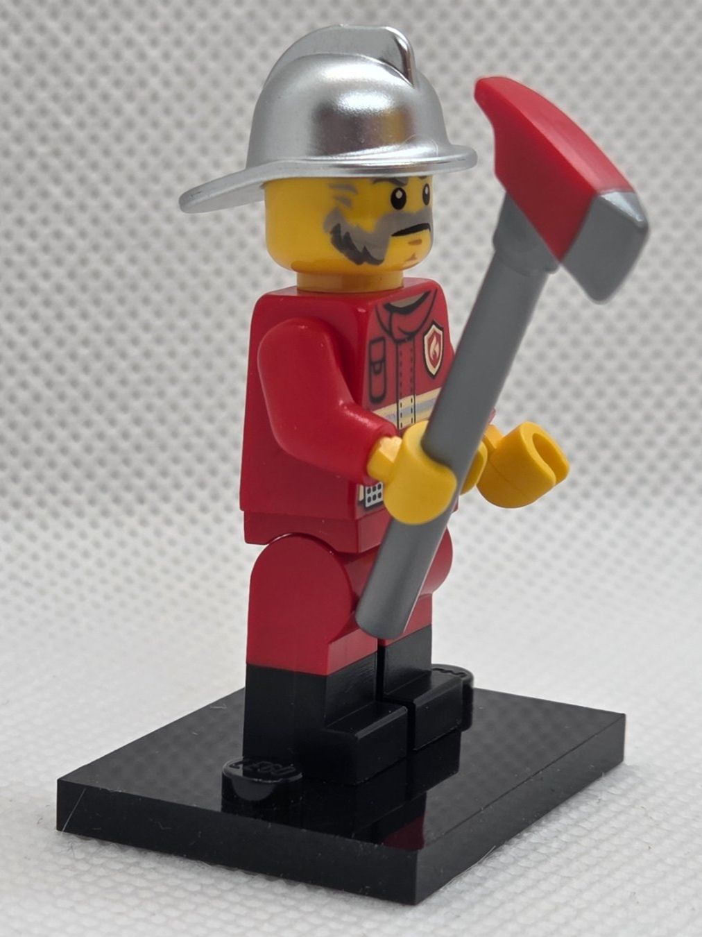 Lego Kit di costruzioni: LEGO BAM early middle 2026 Firefighter with fire axe – Nuovo (secondo la descrizione) da Basadingen venduto da NekoBricks 2