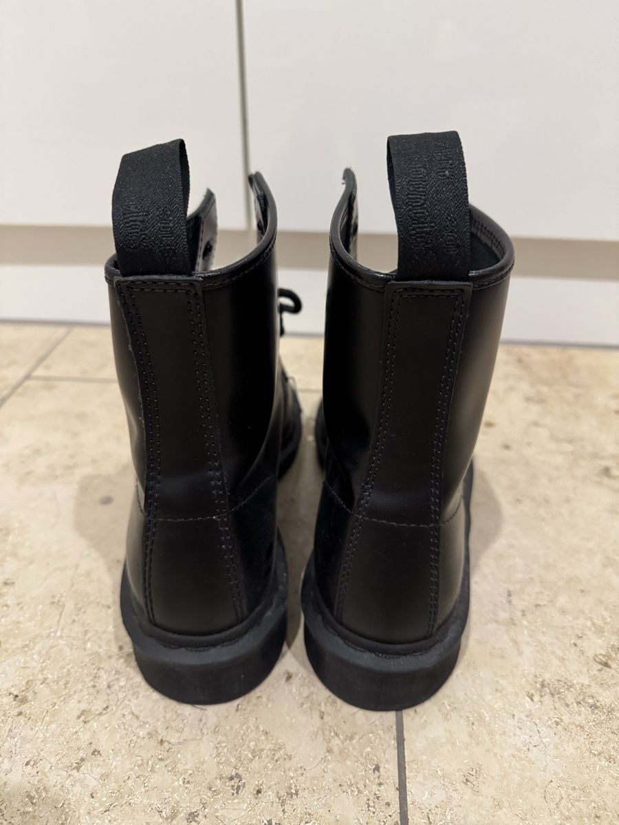 Dr. Martens Scarpe da uomo: Dr. Martens Schnürstiefelette '1460' in Schwarz – Usato da Zürich venduto da Manuel.Huber 1