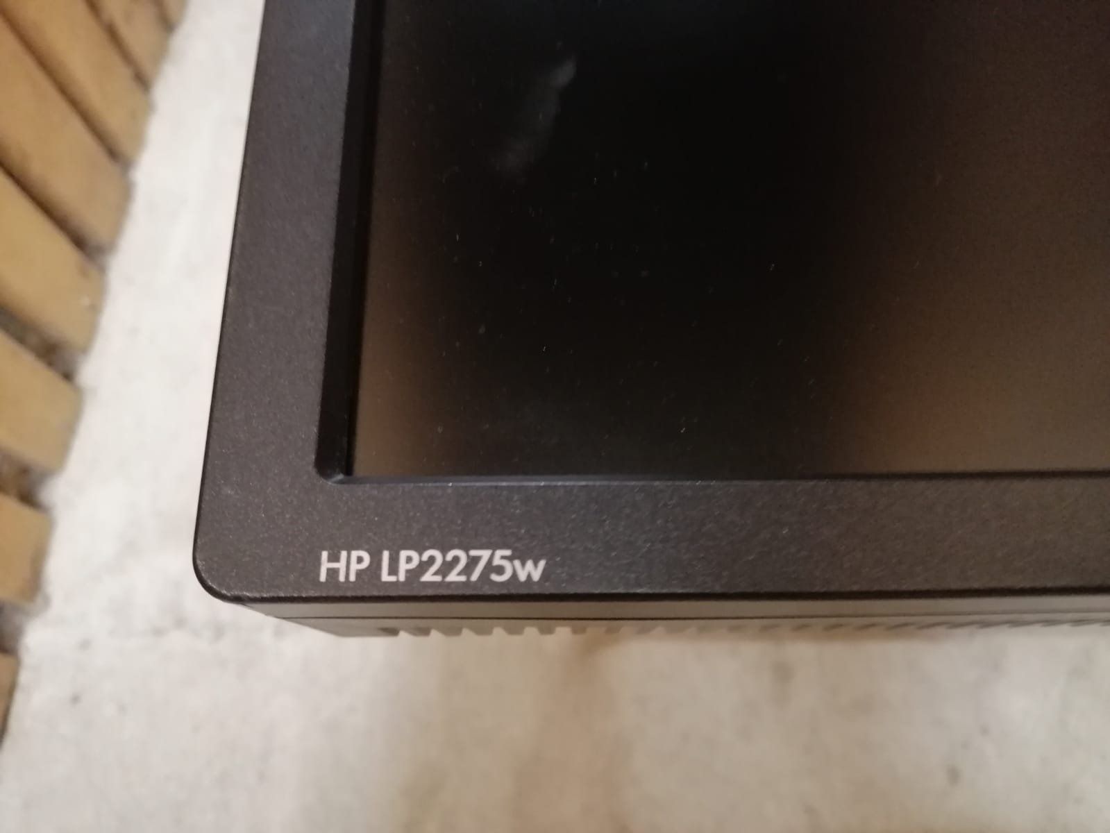 Hewlett Packard Monitor: Écran PC HP LP2275w 22 pouces – Usato da Genève venduto da tremmetri 1