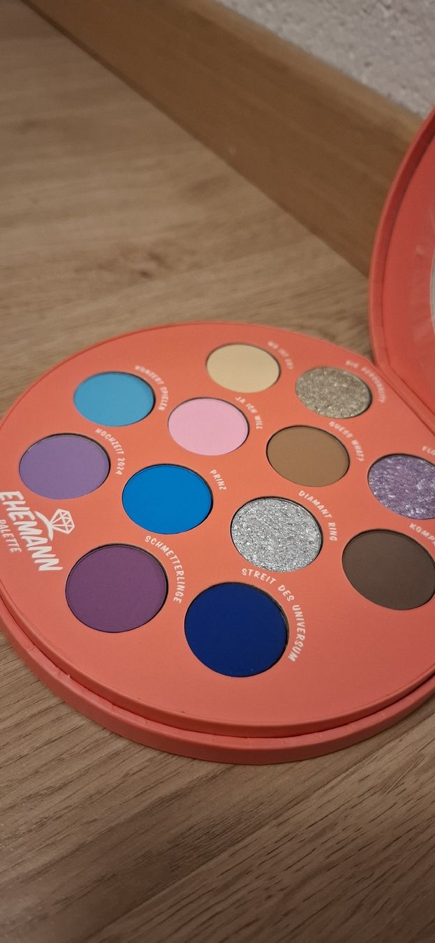 Make-up: Raffa's Plastic EHEMANN Lidschatten Palette, Neu – Nuovo e nell'imballaggio originale da Dietikon venduto da Miakitty 2