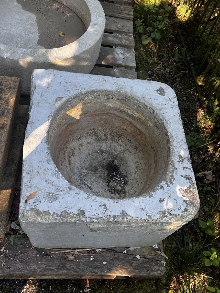 Teiche & Zierbrunnen: Steintrog einer "Bonboniere" als dein neuer Steinbrunnen? – Gebraucht aus Biel/Bienne von Jomazi