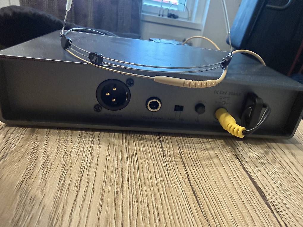 Microfoni: Sennheiser XS Wireless  Profi-Headset & Taschensender – Usato da Erlen venduto da thedewald