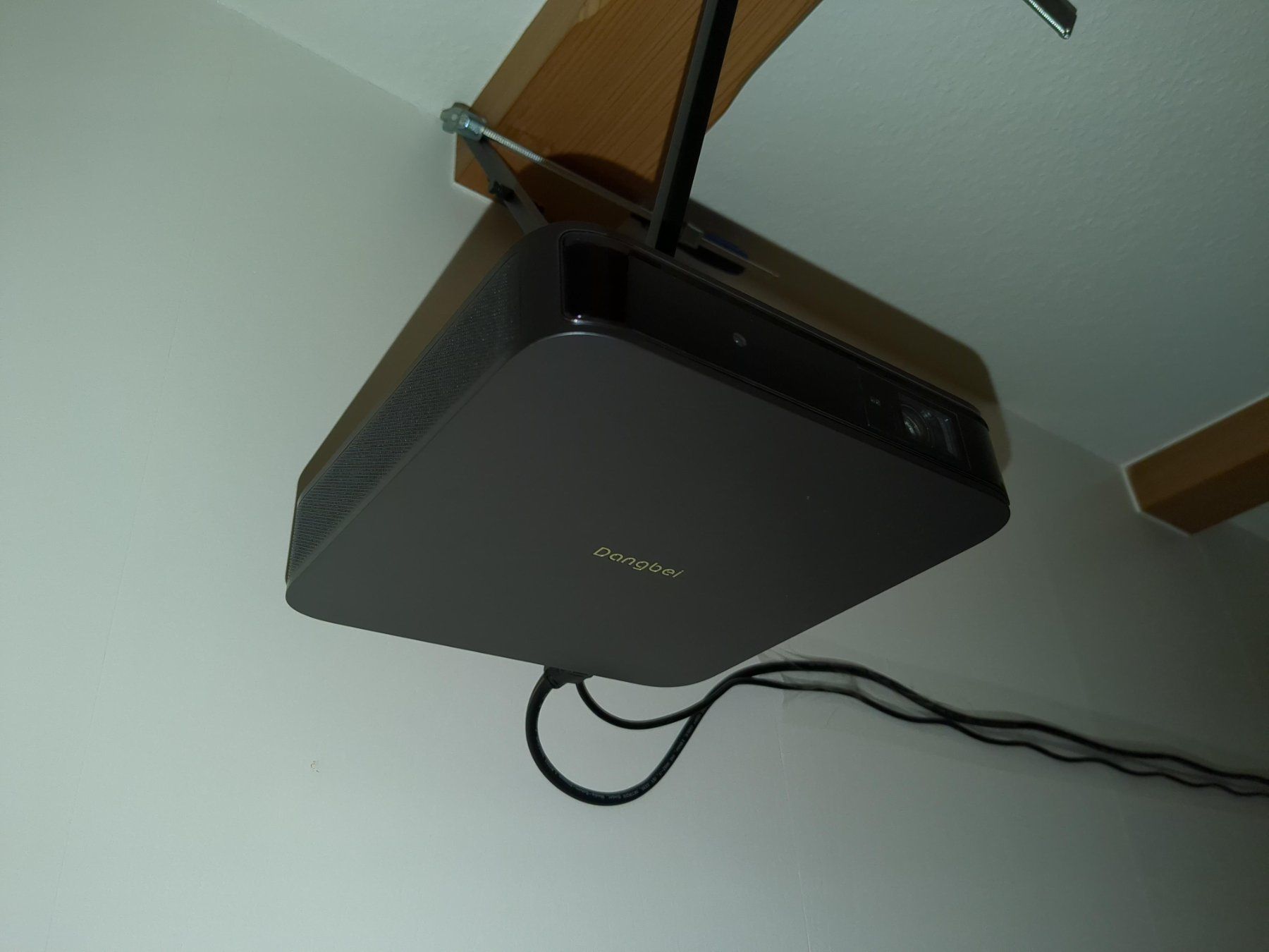 Videoprojektoren: Dangbei Atom Ultra-Slim Laser Projector – Gebraucht aus Unterwasser von mat_2sjm