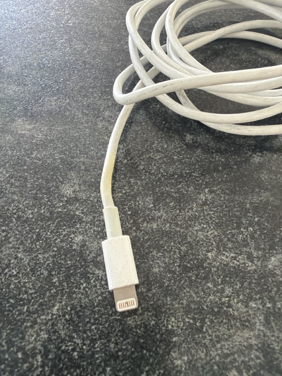 Apple Kabel: Ladekabel Lightning zu USB C – Gebraucht aus Münchenstein von mjaaxx 1