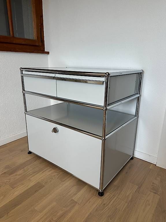 USM Commodes: Commode USM Haller en Gris Clair // Ref. AY0445 – D'occasion à Ravoire par ARKY_s