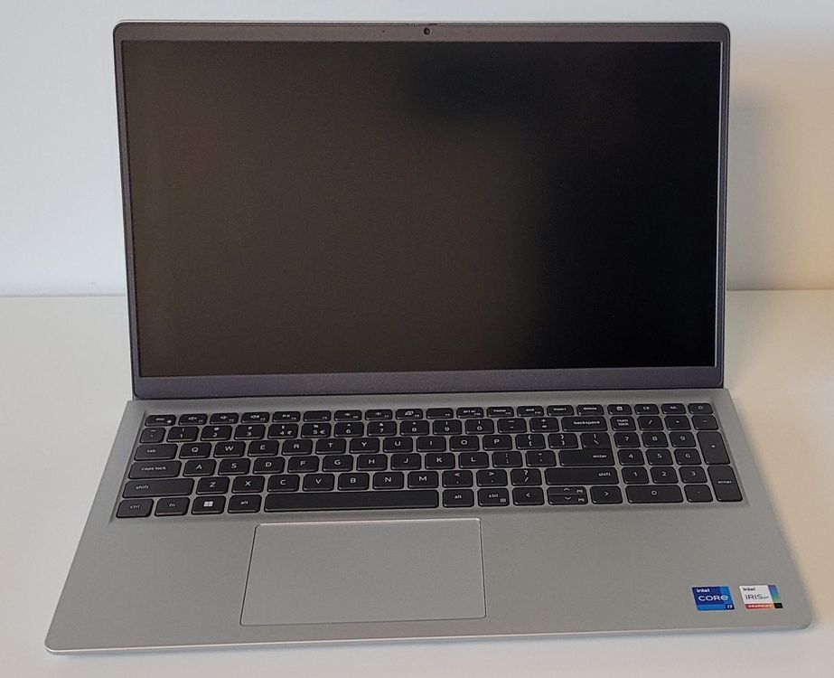 Dell Inspirion 15 (3520) Laptop mit US QWERTY Tastatur  NEU 1