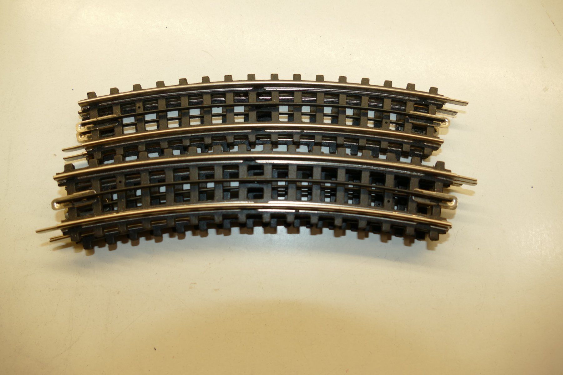 Trix Modellini di ferrovie: Trix Express H0: 5xgebogenes Gleis – Usato da Niederhasli venduto da rail-duerst