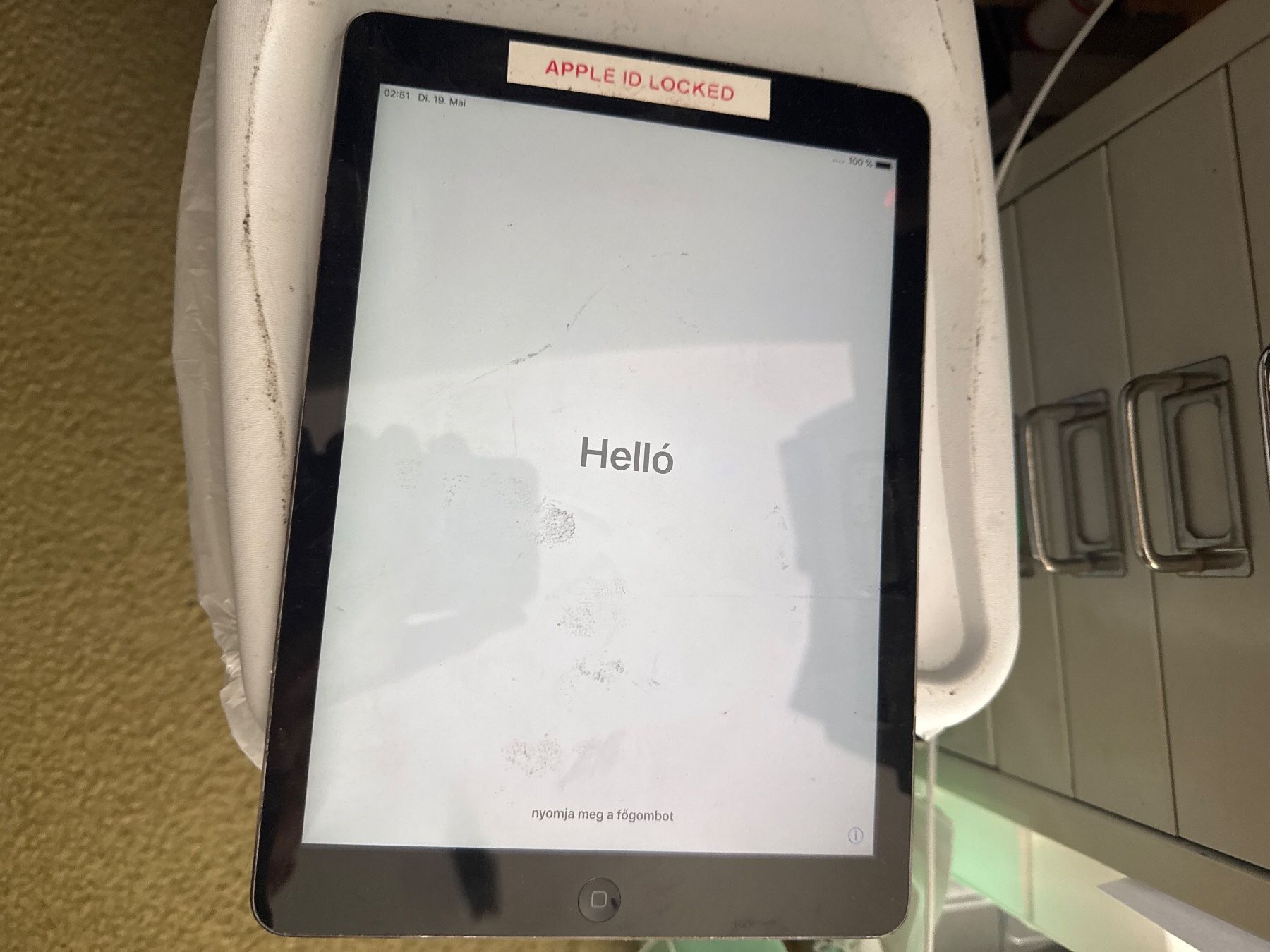 Apple Tablet PC: Ipad Air - A1475 - icloude - Display gut!!! – Difettoso da Olten venduto da HoYa01 1