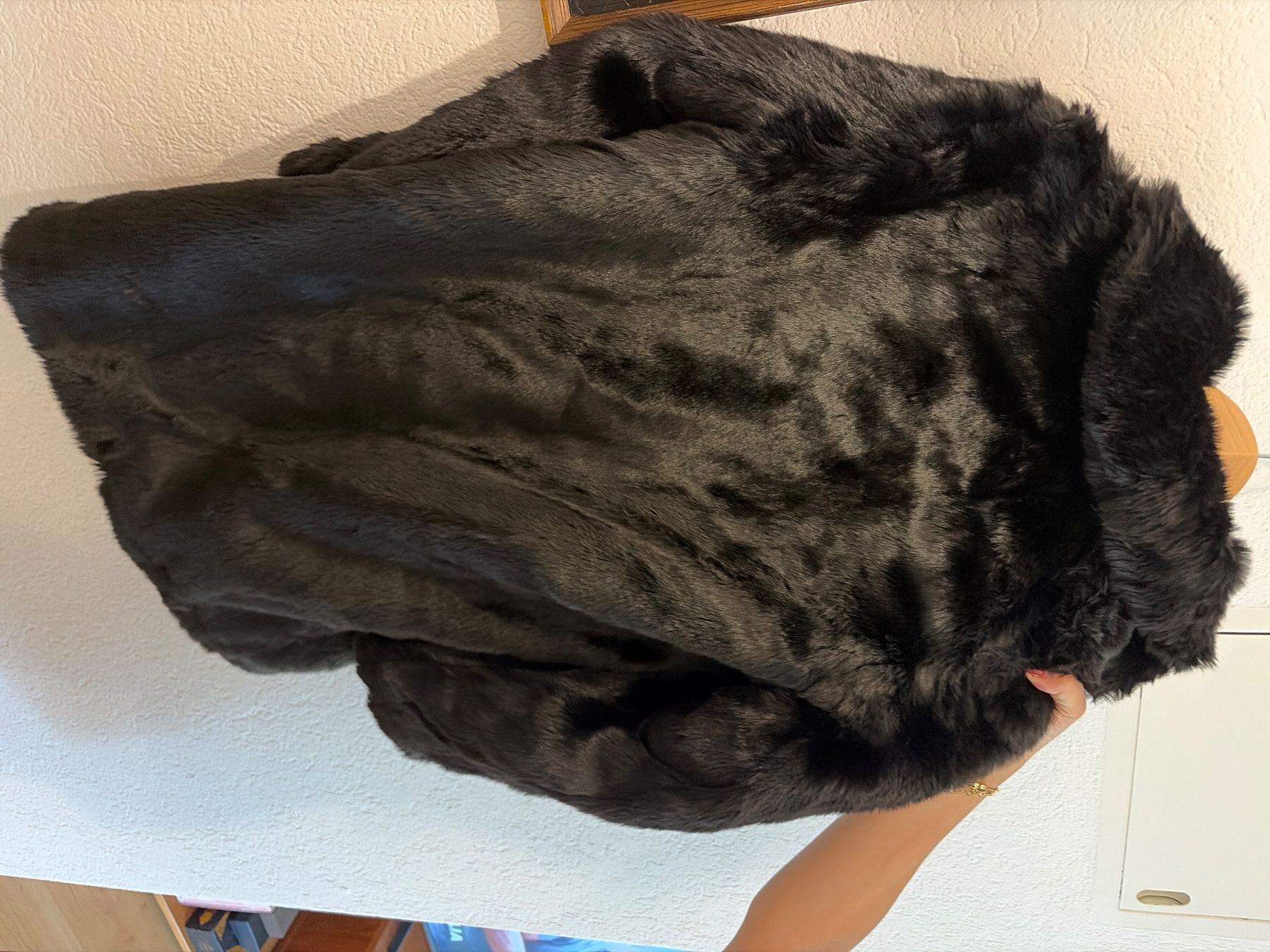 H&M Mäntel: Felljacke – Neu (gemäss Beschreibung) aus Männedorf von Emirseada 1