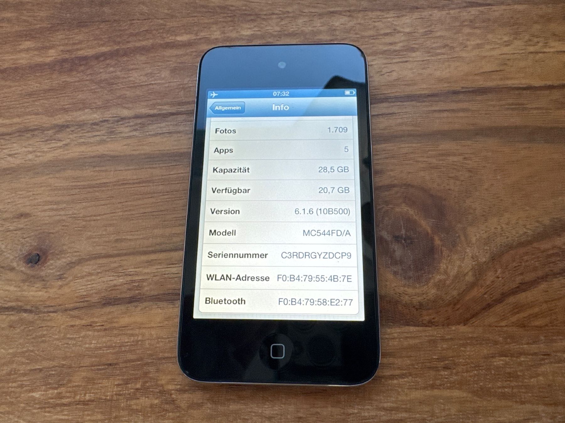 Apple Lettore multimediale portatile: iPod touch 4G 32GB – Usato da St. Gallen venduto da hae_6rmh 4