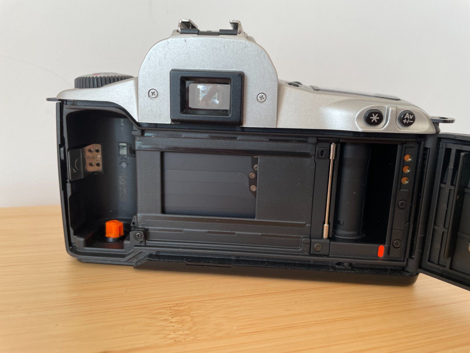 Canon Fotocamera: Canon EOS 300 – Usato da Petit Lancy venduto da gil_hr6v 7