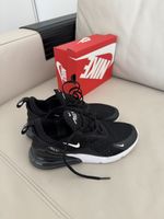 Nike 38.5 black n white SCHWARZ