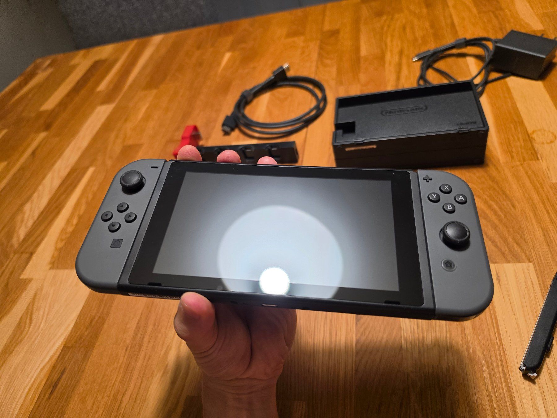 Nintendo Consoles: Nintendo Switch mit Zubehör – D'occasion à Würenlingen par Kyotai 2