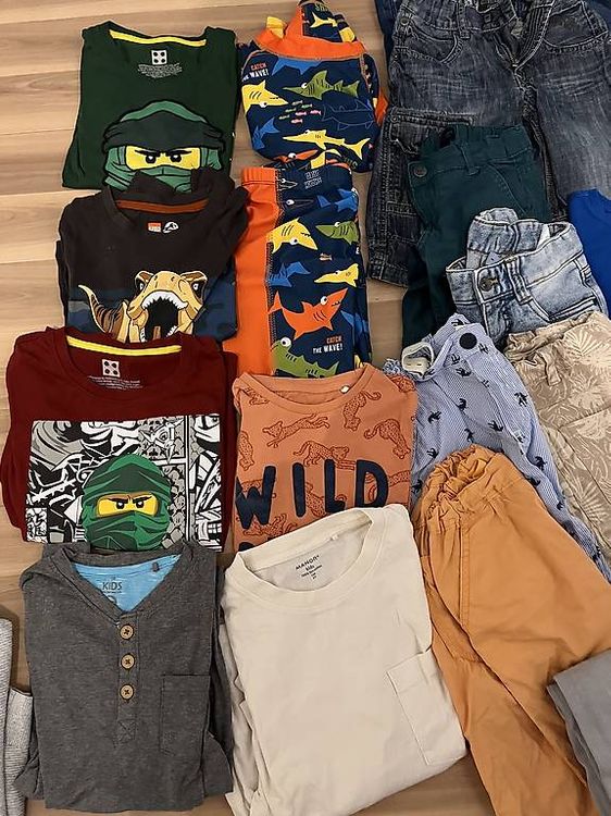 Ensembles coordonnés: Kleiderpaket Jungs 128(21 Teile)Frühling,Sommer – D'occasion à Pfungen par nad_vt7k 1