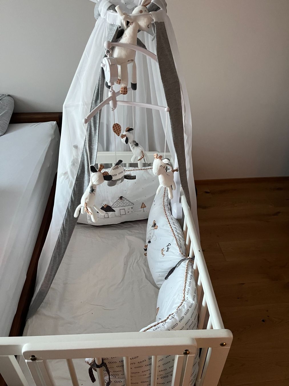Letti: Höhenverstellbares Babybett – Usato da Thalwil venduto da anna_sigrist