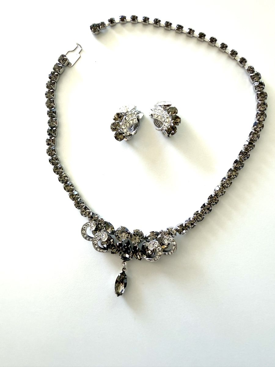Altri gioielli: Art- Deco Collier von WEISS mit Ohrclips – Usato da Münsingen venduto da Krone75