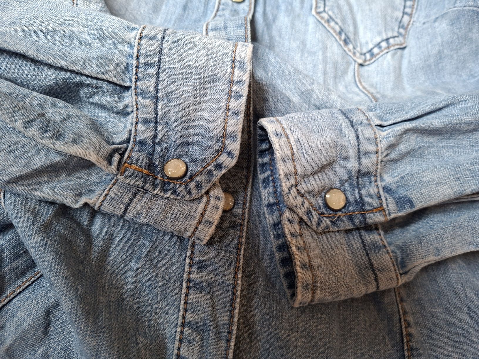 Sisley Camicette: Sisley Jeanshemd / Jeansbluse, Gr. XS – Usato da Klingnau venduto da vollmond36 4