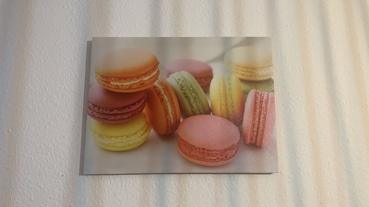 Foto & Immagini: Farbenfrohes Wandbild aus Macarons, neuwertig – Nuovo (secondo la descrizione) da Effretikon venduto da juu_lia8 1