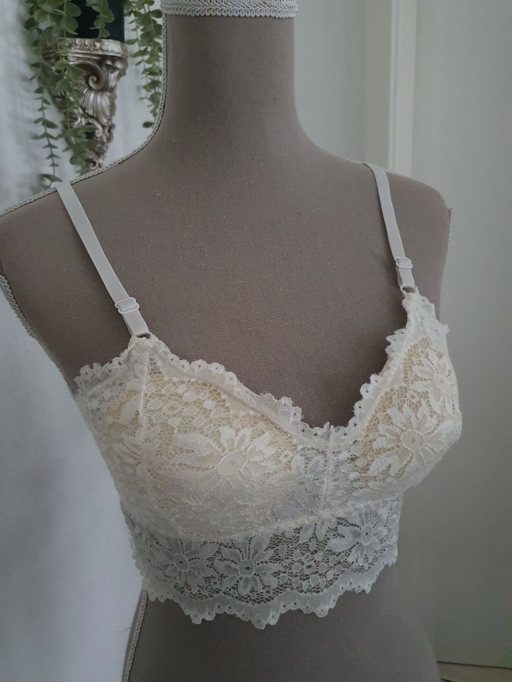 Tops: Hellbeiges Spitzentop Gr S – D'occasion à Münsingen par BlackTears-3