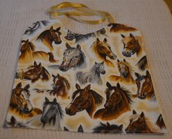 BABY LATZLI - BABY BAVETTE - NEU - HANDARBEIT