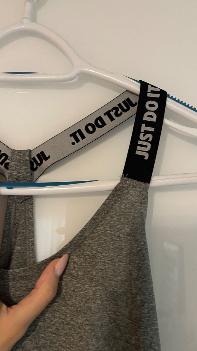 Puma Tops: Top Nike – Neu (gemäss Beschreibung) aus Lausen von sim_hgp6 2