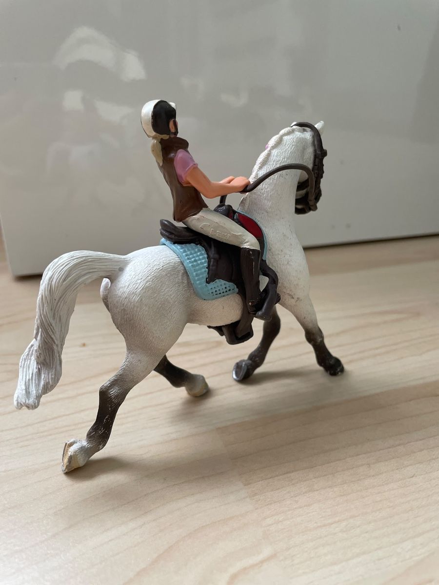 Schleich Jouets: Schleich Pferd mit Reiter  – D'occasion à Wil Sg par mil_r9gx 1