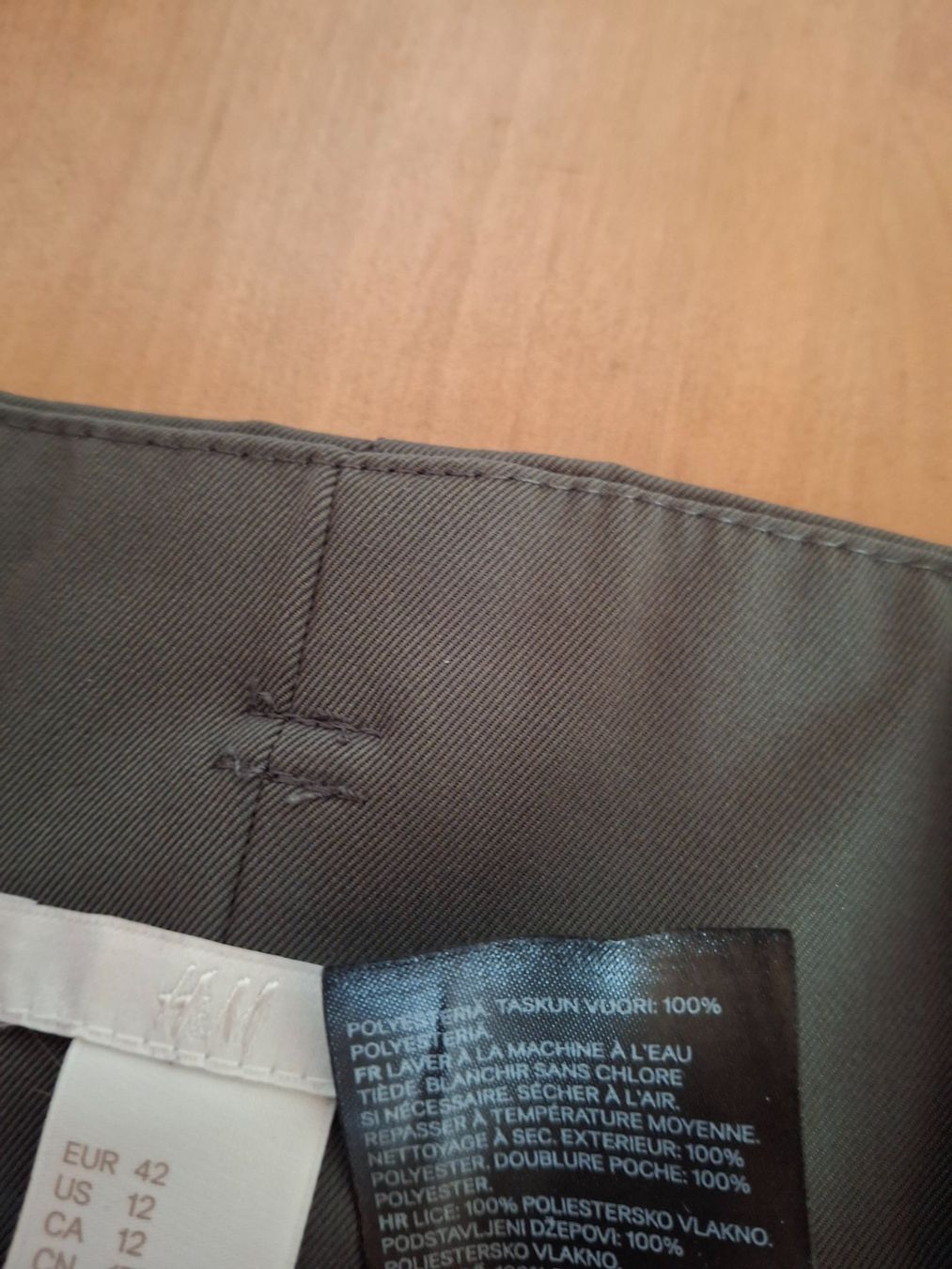 H&M Pantaloni: Pantalon taille 42 marque H&M – Usato da Villiers venduto da san_jn5w 4