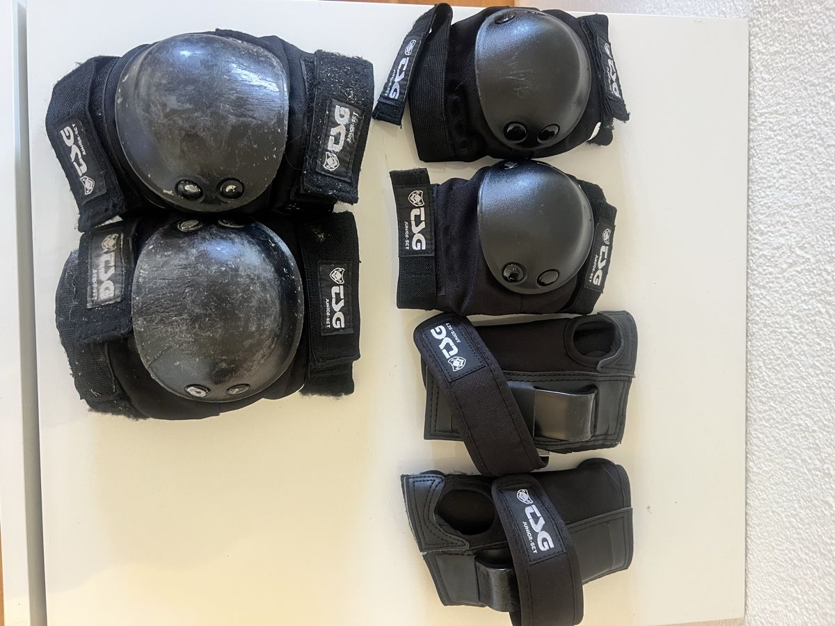 Protezioni & Imbottiture: TSG protective gear set black used condition – Usato da Zürich venduto da ginag2684