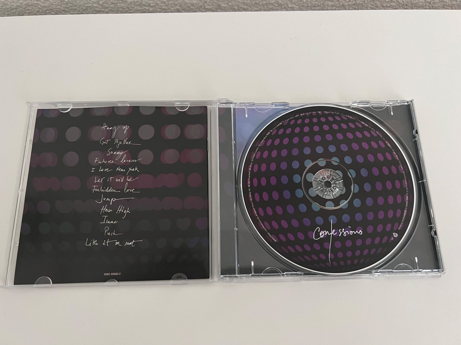 CDs: Madonna,  Confessions on a dance floor – Gebraucht aus Lausanne von Sittingredbull 2
