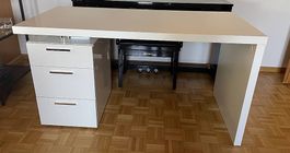 Bürotisch mit Schubladen